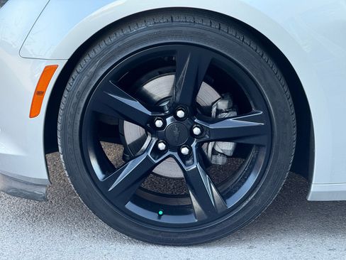 Used 2018 Chevrolet Camaro LT w/ RS Package image 8