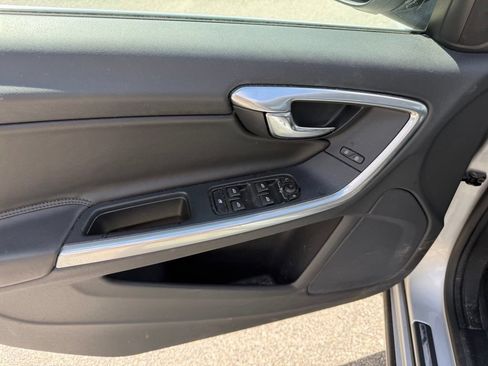 Used 2017 Volvo V60 T5 Premier w/ Convenience Package FWD image 22