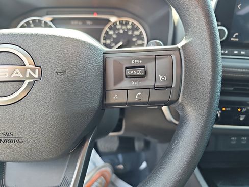 Used 2025 Nissan Rogue S FWD image 15