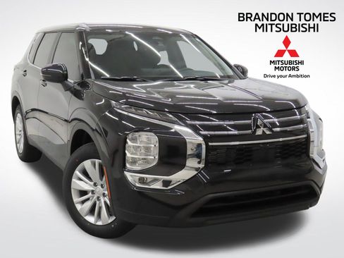 New 2026 Mitsubishi Outlander ES FWD image 1