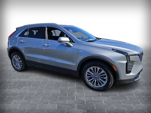 Certified 2024 Cadillac XT4 Premium Luxury FWD image 3