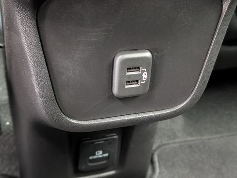 Used 2024 GMC Terrain SLT image 36