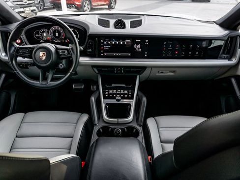 Used 2024 Porsche Cayenne S image 35