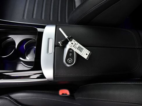 Certified 2025 Mercedes-Benz GLC 300 4MATIC image 24