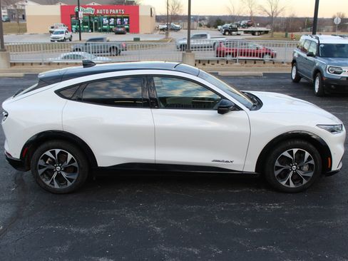 Used 2023 Ford Mustang Mach-E Premium image 8