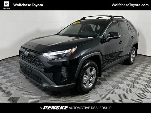 Used 2022 Toyota RAV4 XLE w/ Convenience Package AWD/4WD image 1