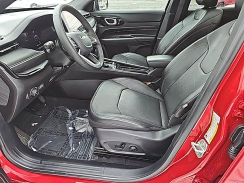 Certified 2024 Jeep Compass Limited w/ High Altitude Package image 19