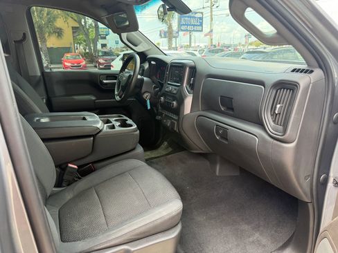 Used 2020 Chevrolet Silverado 1500 Custom w/ Custom Value Package image 16