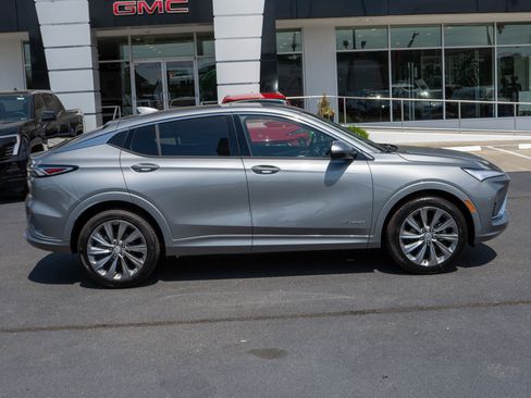 New 2026 Buick Envista Avenir image 2