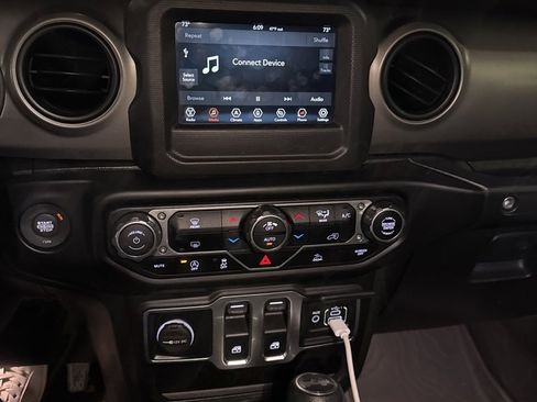 Used 2021 Jeep Wrangler Sport image 5