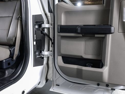 Used 2017 Ford F250 XL w/ Power Equipment Group image 36