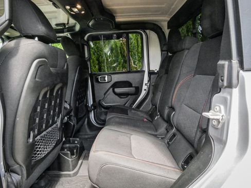 Used 2023 Jeep Gladiator Mojave w/ Trailer Tow Package AWD/4WD image 29