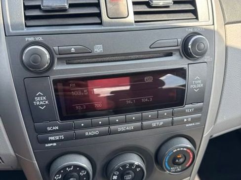 Used 2011 Toyota Corolla LE FWD image 21