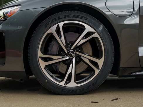 Used 2023 Audi e-tron GT Premium Plus AWD/4WD image 27