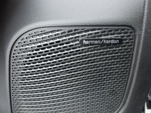 New 2026 Chrysler Pacifica Pinnacle image 13