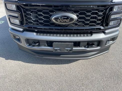 New 2026 Ford F250 XLT w/ XLT Premium Package AWD/4WD image 4