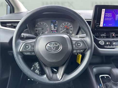 Used 2025 Toyota Corolla LE image 12