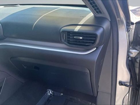 Certified 2024 Ford Explorer XLT RWD image 17
