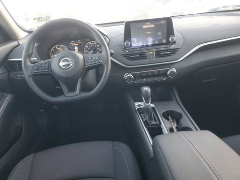 Used 2025 Nissan Altima 2.5 S image 10