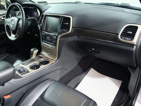 Used 2017 Jeep Grand Cherokee Limited AWD/4WD image 19