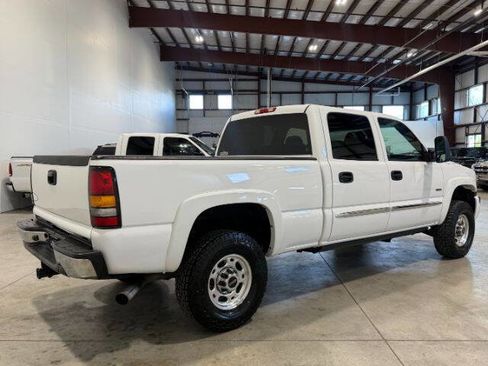 Used 2005 GMC Sierra 2500 SLE w/ Heavy-Duty Power Package AWD/4WD image 8