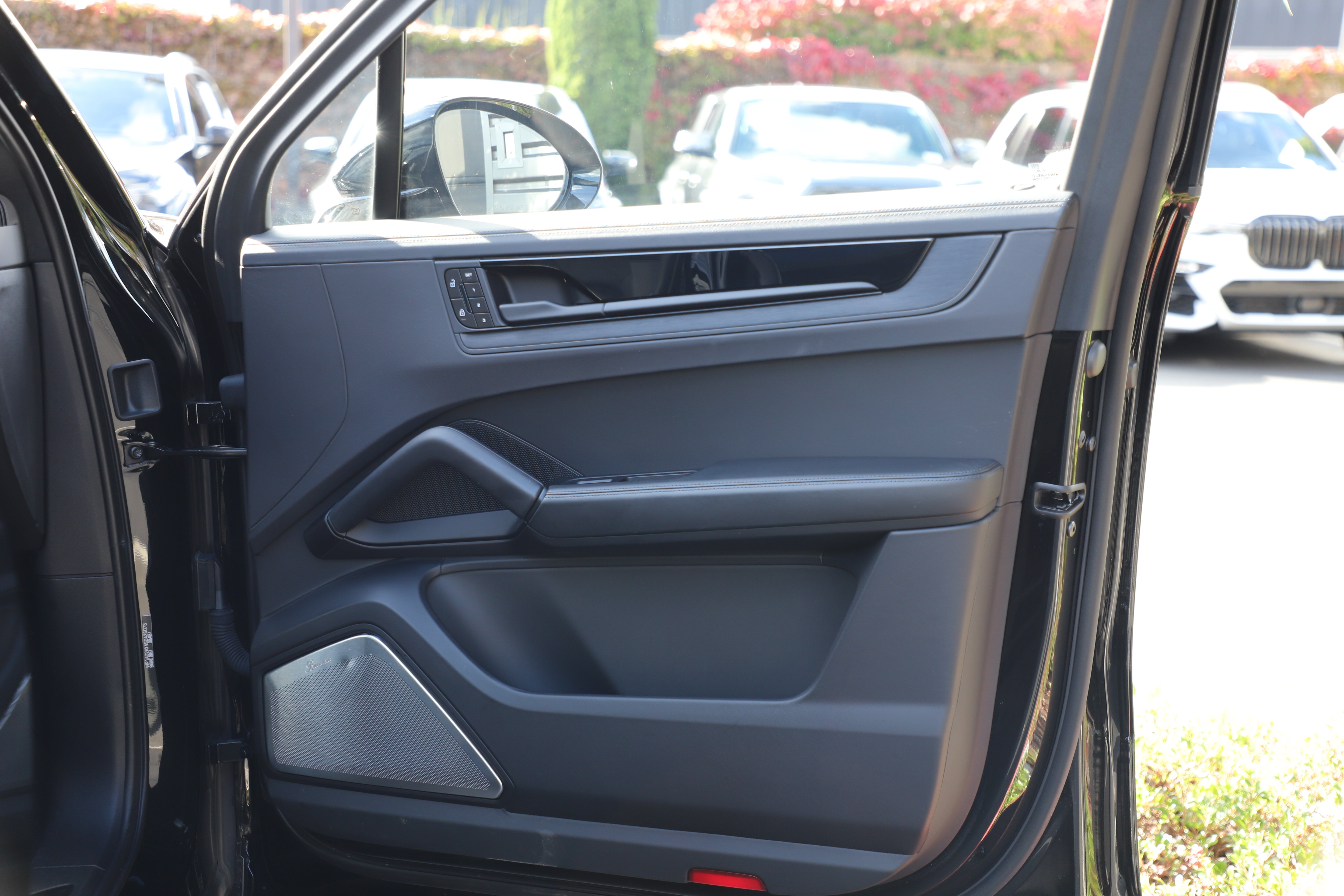 Used 2025 Porsche Cayenne GTS AWD/4WD image 11