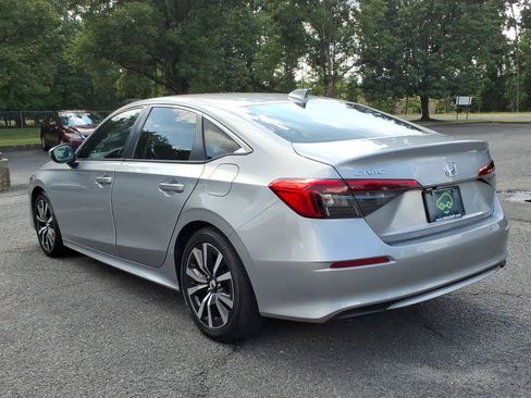 Used 2023 Honda Civic EX image 4