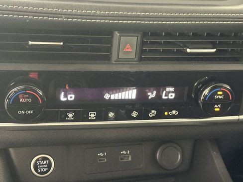 Used 2023 Nissan Rogue SV FWD image 19