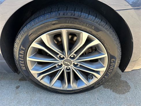 Used 2015 Hyundai Genesis 3.8 w/ Option Group 03 image 31