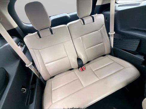 Used 2020 Ford Explorer Limited AWD/4WD image 19