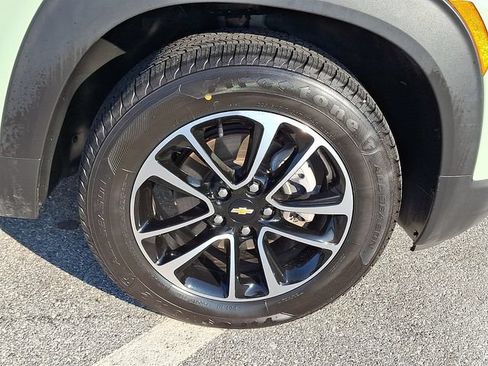 Used 2025 Chevrolet TrailBlazer LT AWD/4WD image 8