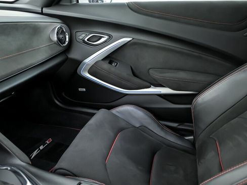 Used 2021 Chevrolet Camaro ZL1 RWD image 34