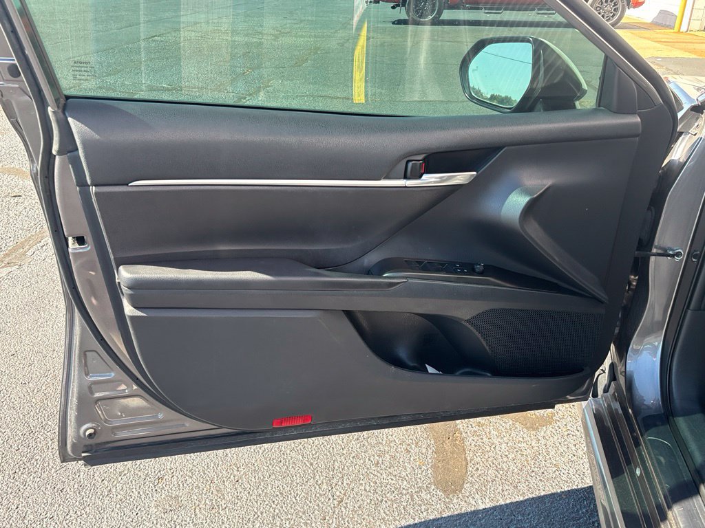 Used 2021 Toyota Camry SE w/ Audio Upgrade Package FWD image 7