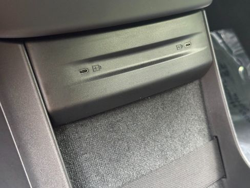Used 2025 Volvo EX90 Ultra AWD/4WD image 30
