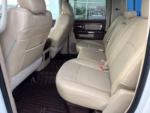 Used 2016 RAM 1500 Laramie w/ Convenience Group image 18