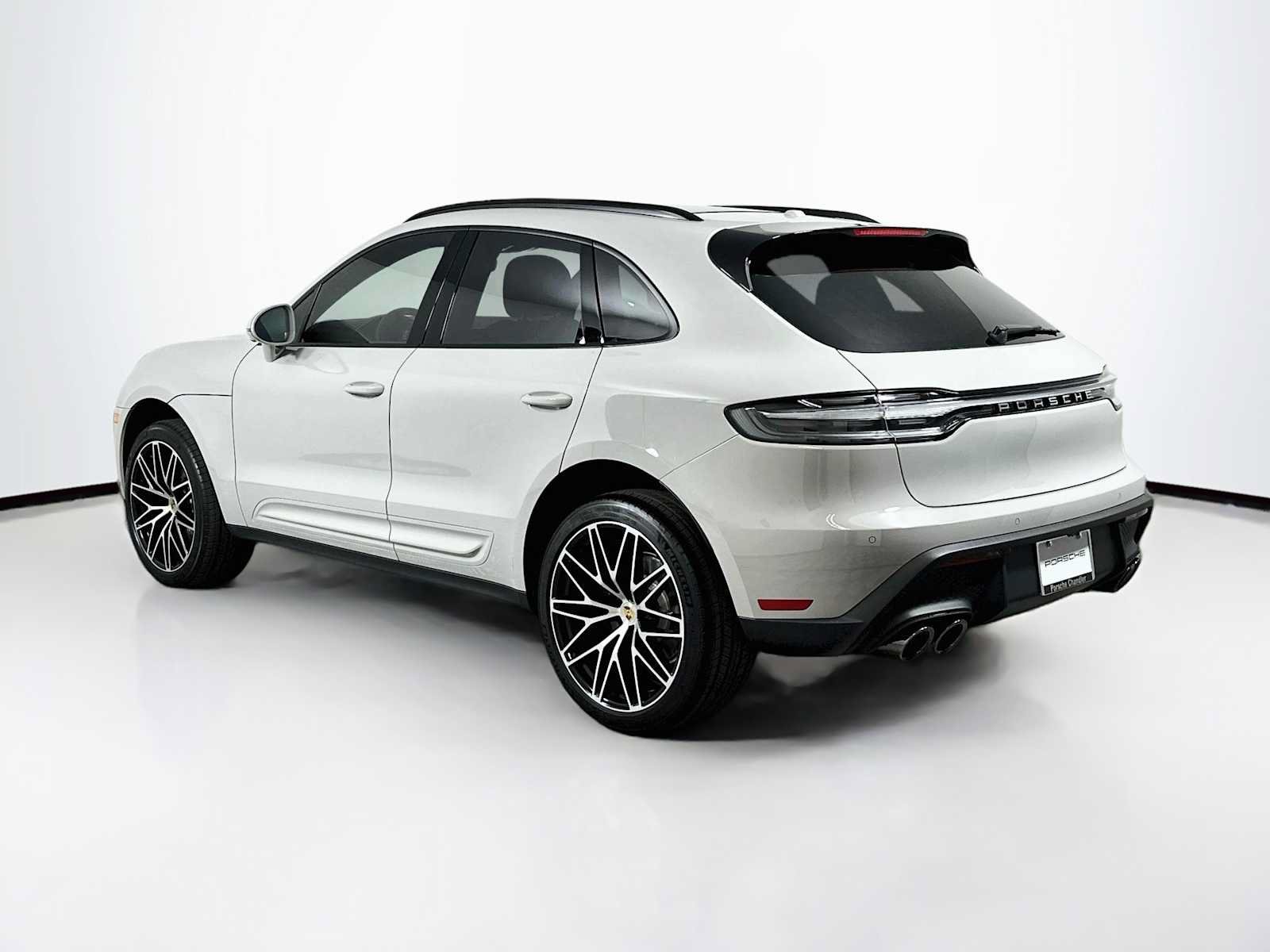 Used 2026 Porsche Macan AWD/4WD image 3