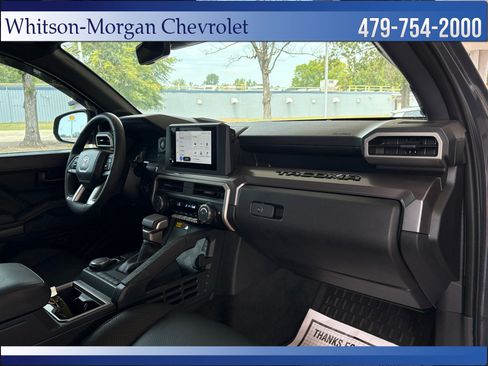 Used 2025 Toyota Tacoma SR5 AWD/4WD image 31