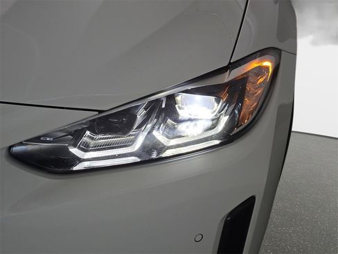 Used 2023 BMW i4 eDrive35 w/ Premium Package image 33