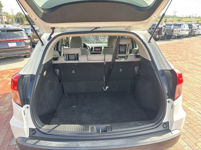 Used 2018 Honda HR-V LX image 28