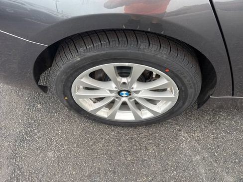Used 2018 BMW 320i xDrive Sedan AWD/4WD image 17