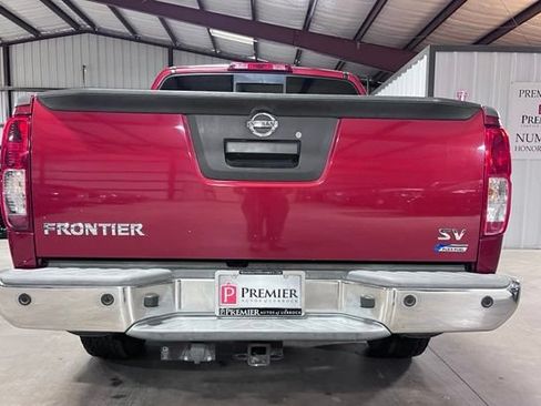 Used 2017 Nissan Frontier SV w/ SV Value Truck Package RWD image 4