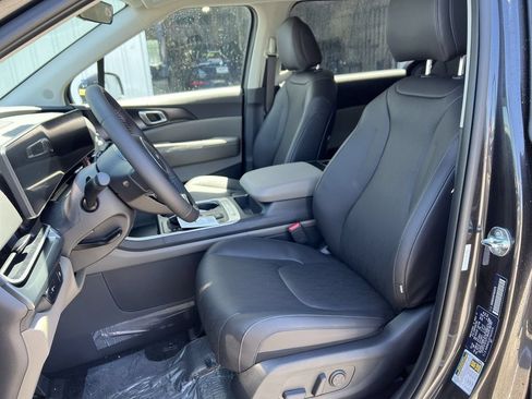 New 2026 Kia Carnival FWD image 11