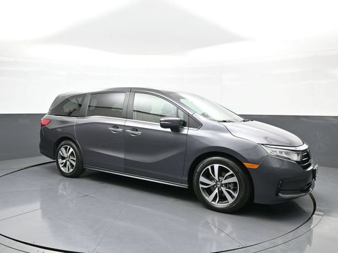 Certified 2024 Honda Odyssey Touring image 4