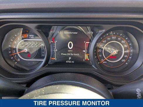 Used 2025 Jeep Wrangler Unlimited Rubicon image 14