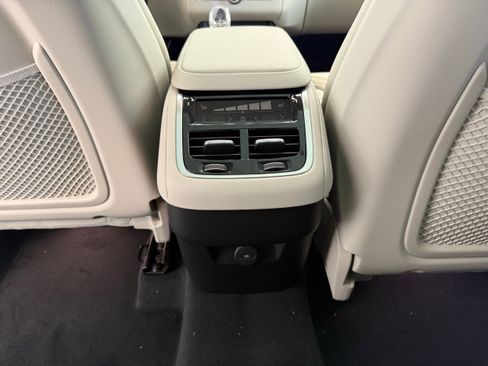 Used 2026 Volvo XC90 B6 Ultra w/ Protection Package image 36