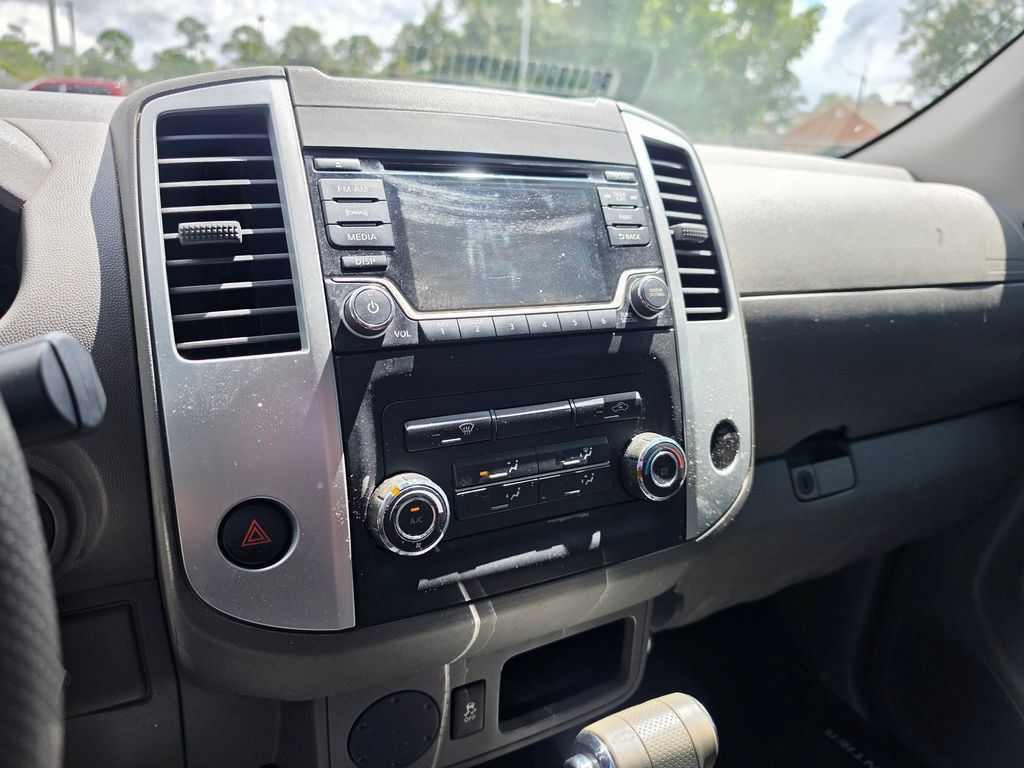 Used 2016 Nissan Frontier SV RWD image 22