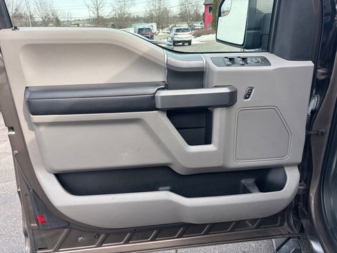 Used 2016 Ford F150 XLT w/ Equipment Group 302A Luxury image 11