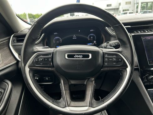Used 2022 Jeep Grand Cherokee Limited AWD/4WD image 14