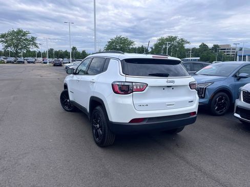 Used 2022 Jeep Compass Latitude w/ Convenience Group AWD/4WD image 5