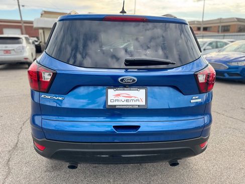 Used 2019 Ford Escape SE FWD image 4